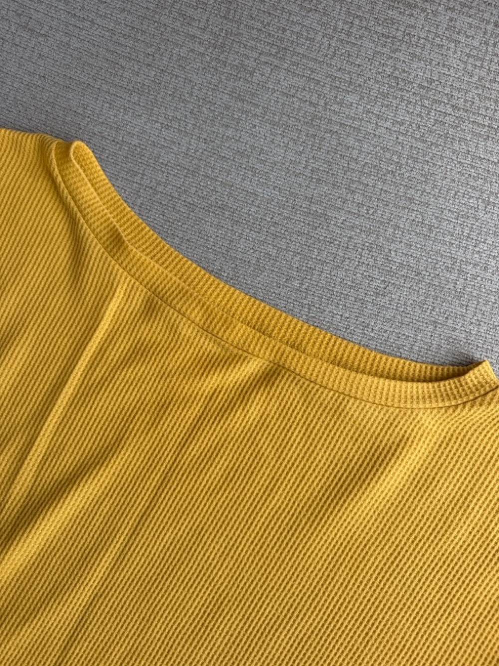 Women's Lightweight oversized off-the-shoulder thermal crewneck Mustard Yellow